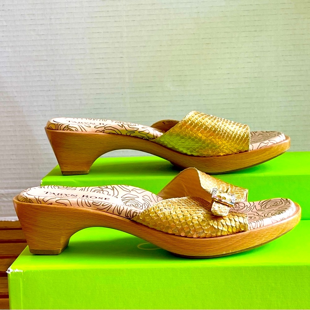 TARYN ROSE GABY TEC- PYTHON. Slip- on sandals.
EU size 39.  US 9
